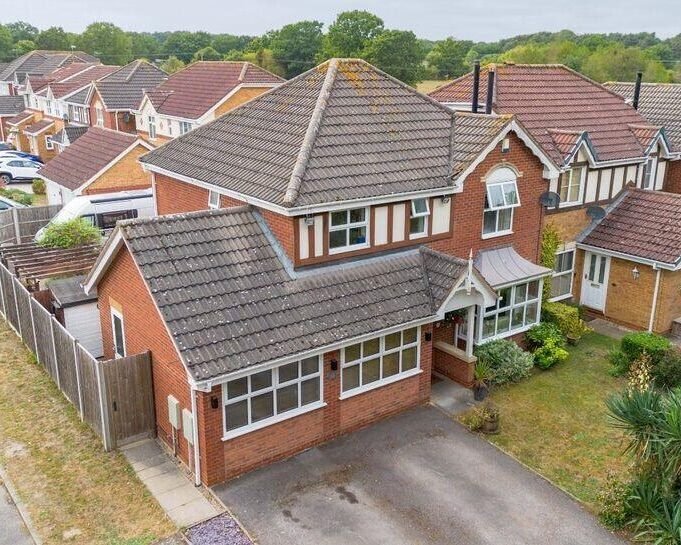 Roofers in bedworth